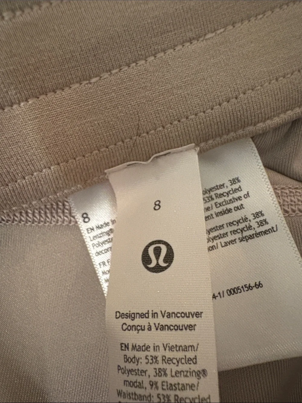 Lululemon shorts - Picture 5 of 8